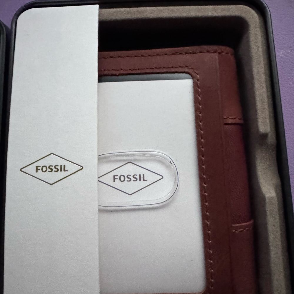 Fossil Men's Medium Brown Leather Coin Cardcase Bifold
